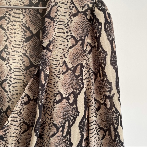 Revolve LPA Pinched Shoulder Snake print long sleeve wrap style blouse M - Picture 5 of 10